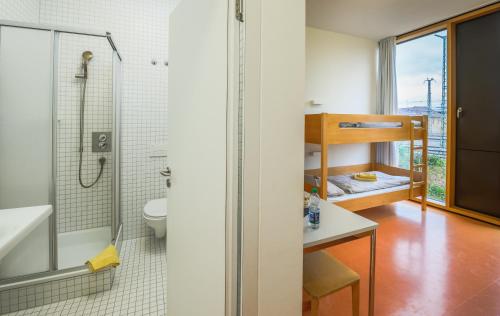 room detail thumbnail 2