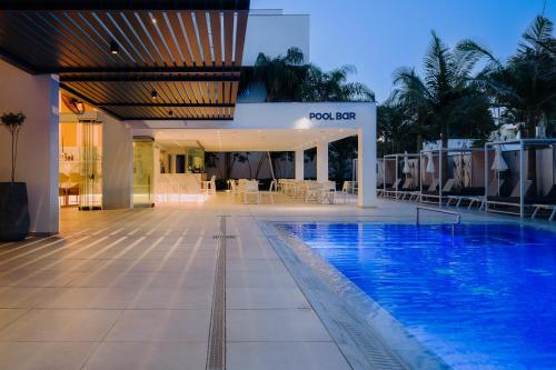 Seasons Hotel (Adults Only) - image 3