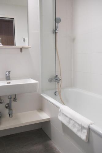 Dom Hotel - image 4