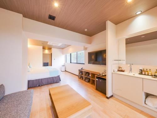 Modern Western Style Room with Open Air Bath - Non-Smoking