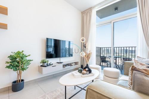Located Minutes walk to Dubai Hills Park, Near Dubai Hills Mall , Socio Tower 1, Dubai Hills by Deluxe Holiday Homes, Dubai (Foto 8)