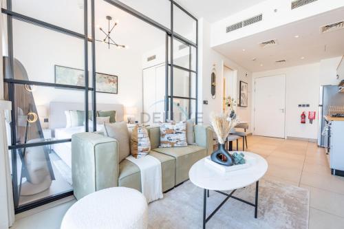 Located Minutes walk to Dubai Hills Park, Near Dubai Hills Mall , Socio Tower 1, Dubai Hills by Deluxe Holiday Homes, Dubai (Foto 6)