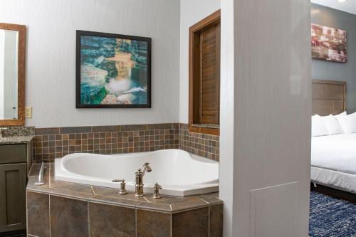 Wyndham Glacier Canyon 1BR Apartment with Resort Access - image 13