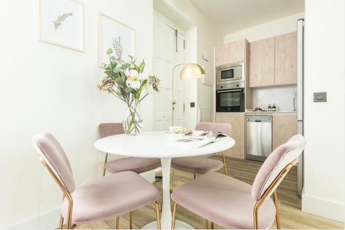 dPLACE To Be - Luxury Apt in Barrio de Salamanca - image 12