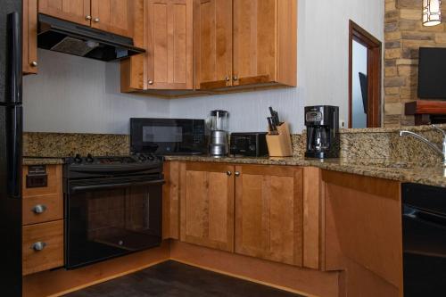 Wyndham Glacier Canyon 3BR Apartment with Resort Access - image 4