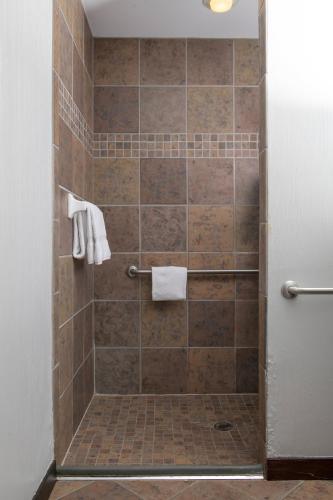 Wyndham Glacier Canyon 3BR Apartment with Resort Access - image 6