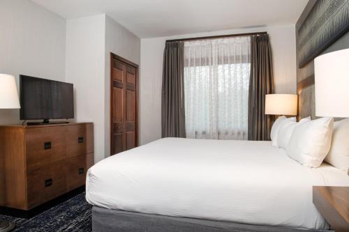 Wyndham Glacier Canyon 3BR Apartment with Resort Access - image 12