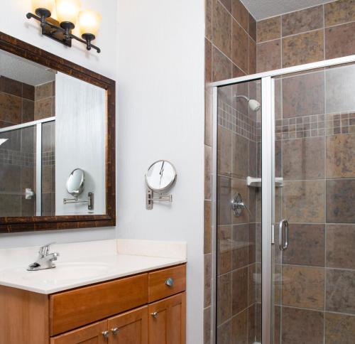 Wyndham Glacier Canyon 3BR Apartment with Resort Access - image 2