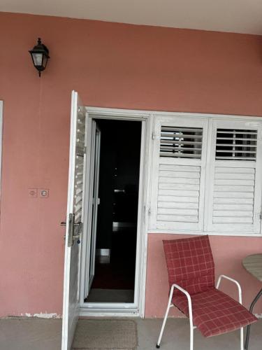 4 bedrooms, 6 beds