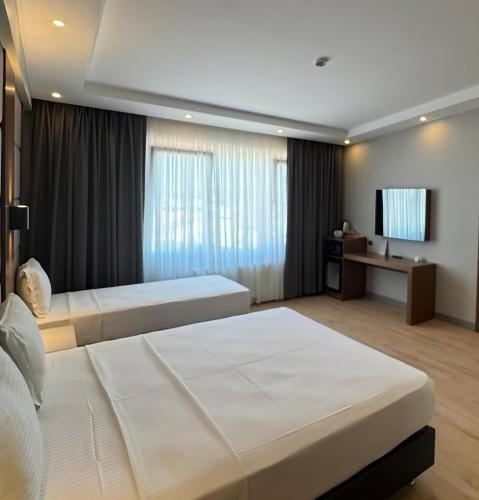 Center Hill Suites - image 13