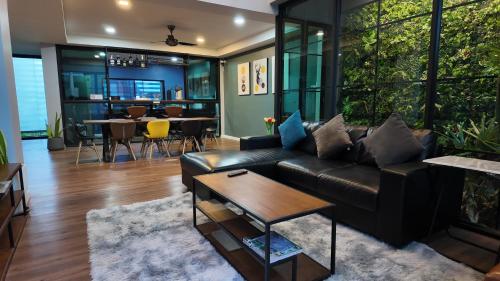 Monica Room