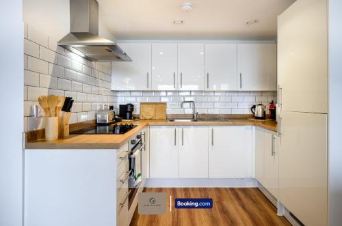 2BR River View Apartment Near MediaCityUK By Paul & Malin Properties Holiday Lets Salford, Manchester (Foto 7)