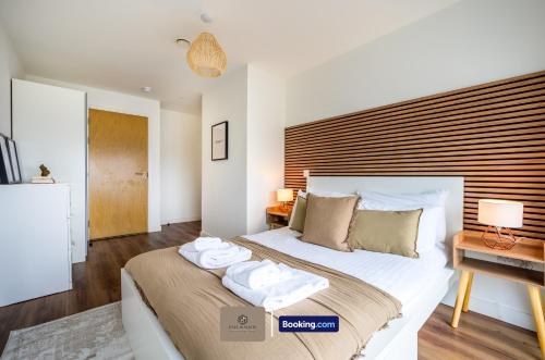 2BR River View Apartment Near MediaCityUK By Paul & Malin Properties Holiday Lets Salford, Manchester (Foto 8)