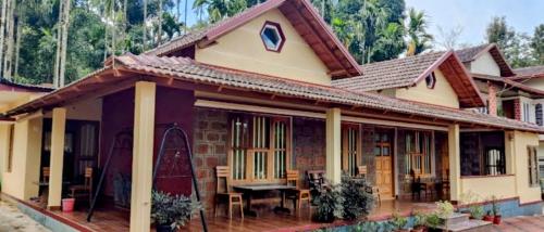 Halli Bailu Cottages in Somvarpet