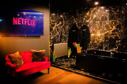 L'Aphrodite, Suite de LUXE - Love room - JACUZZI in Briey