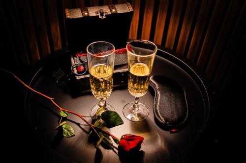 L'Aphrodite, Suite de LUXE - Love room - JACUZZI in Briey