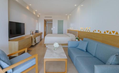 Seasons Hotel (Adults Only) - image 2