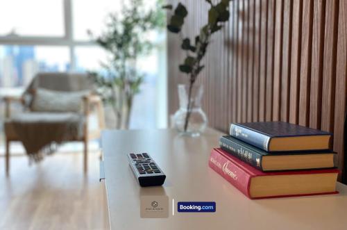 3 Bedroom Apartment By Paul & Malin Properties Short Lets & Serviced Accommodation Stretford With Free Parking & Gym Access, Манчестер (фото 6)