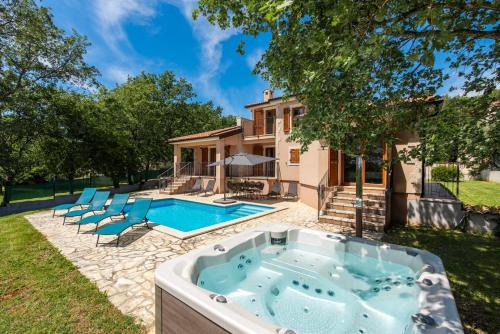 Viesnīcas āriene, Villa Anteva in Fuskulin