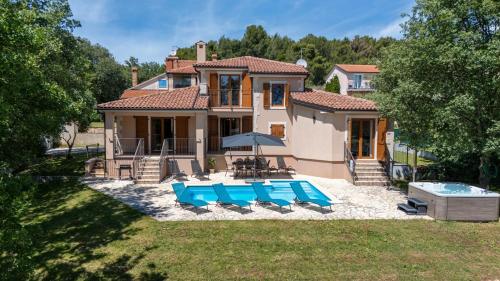 Viesnīcas āriene, Villa Anteva in Fuskulin