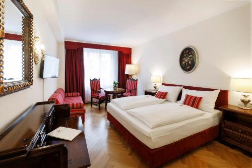 Deluxe Double Room image 5
