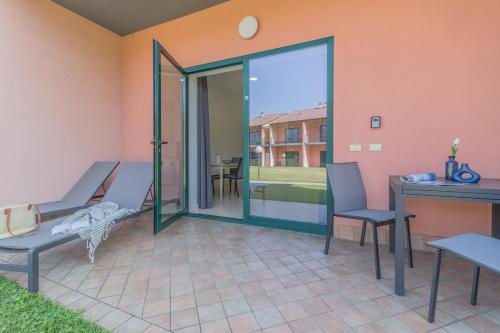 One-Bedroom Apartment with Garden