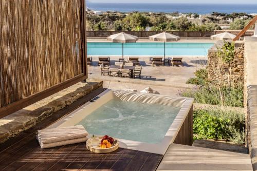 Pezsgőfürdő, Ela Tinos in Tinos