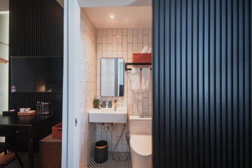 Legacy Hill Hotel – Kuching, CA
