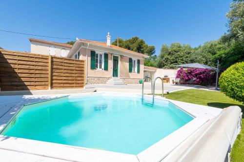 140m Villa with Pool Near Cannes - Location, gîte - Le Cannet