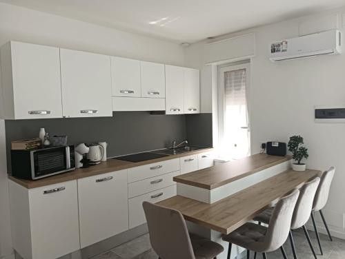 Casa Mafalda-stanza in appartamento condiviso- self check in, Bergamo (photo 6)