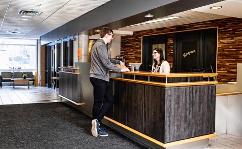 Lobby, Hotel Residence de La Cite in Gloucester