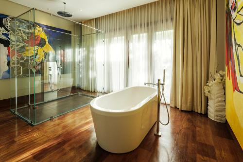Bathroom, Under the Stars Luxury Apartment in Barangay Manoc-Manoc