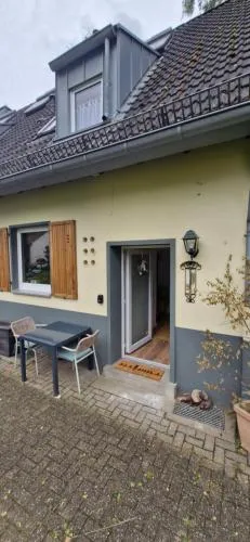 Ferienwohnung Sonnenhof - Remscheid - Garten - Parken - Küche - Nähe Vaillant, Sana-Klinikum, Schloss Burg! in Remscheid, Deutschland