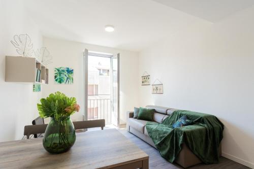 Central & Modern Apartment by Rent All Como