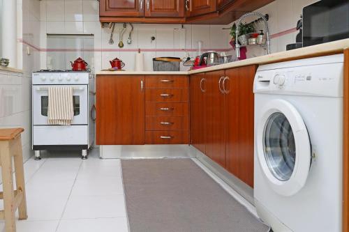 Downtown Lisbon Apartment - main image