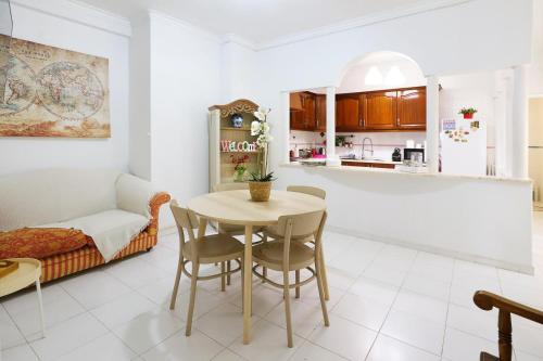 Downtown Lisbon Apartment - image 9