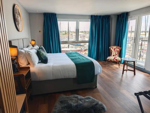 Pinnacle Suites Hotel in Cowes North