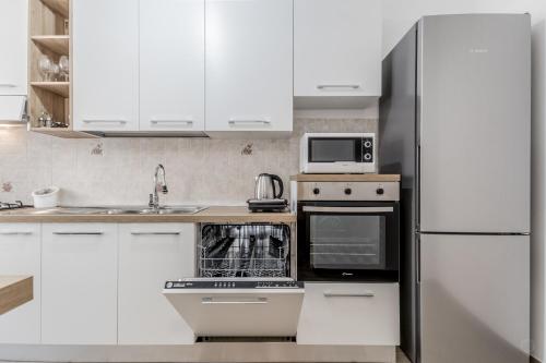 Elegant and spacious apartment facing the subway near the Vatican, Rzym (zdjęcie 2)