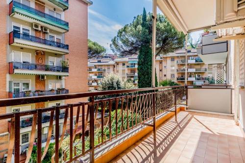 Elegant and spacious apartment facing the subway near the Vatican, Rzym (zdjęcie 8)