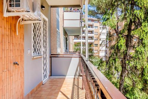 Elegant and spacious apartment facing the subway near the Vatican, Rzym (zdjęcie 10)