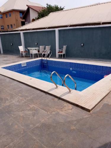 FULLY FURNISHED DAILY FLAT RENTALS AND APARTMENT RENTAL AT IPAM SELF SERVICE 2BEDROOM And 1 BED APAR in Овері