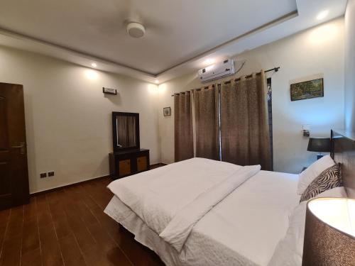Haven Lodge AWT Lahore - 3BR GF Portion in Designer Home - image 9