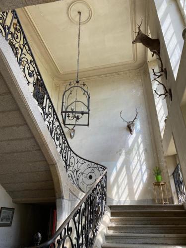 A szálláshely kívülről, Château de Saint-Pois (Chateau de Saint-Pois) in Saint-Michel-de-Montjoie