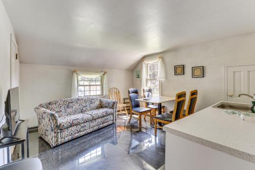 1 Mi to Dtwn Salem: Apt w/ Garage Access! in Salem (OH)