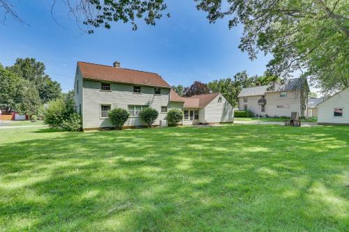 1 Mi to Dtwn Salem Apt with Garage Access!