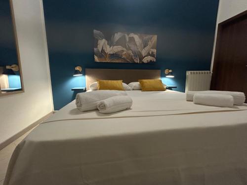 Double Room with Terrace image 8