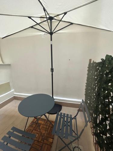 Double Room with Terrace image 3