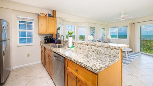 Marina and Ocean View 2 Bed 2 Bath End Unit 4201 in Tavernier (FL)