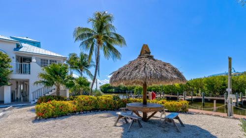 Marina and Ocean View 2 Bed 2 Bath End Unit 4201 in Tavernier (FL)