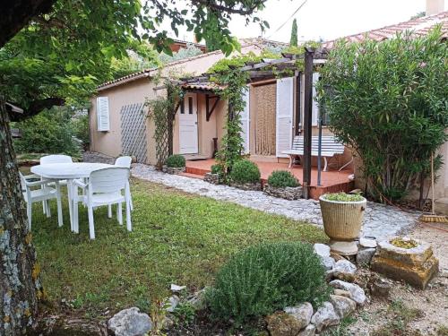 Maison Charrasse in Flassan